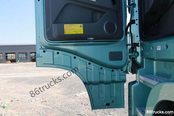 Dongfeng Commercial Vehicle Tianlong Flagship GX 520hp 4X2(6 wheels) AMT Automatic Tractor Truck (China VI) (Rear Axle 13T) Cab (3) | 86Truc