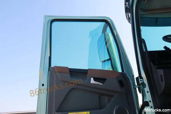 Dongfeng Commercial Vehicle Tianlong Flagship GX 520hp 4X2(6 wheels) AMT Automatic Tractor Truck (China VI) (Rear Axle 13T) Cab (2) | 86Truc