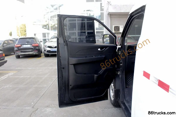 Karry Dolphin EV intelligent 3,06 T 5,457 m fourgon fermé 100 % électrique 43,5 kWh Cabine (1) | 86Trucks