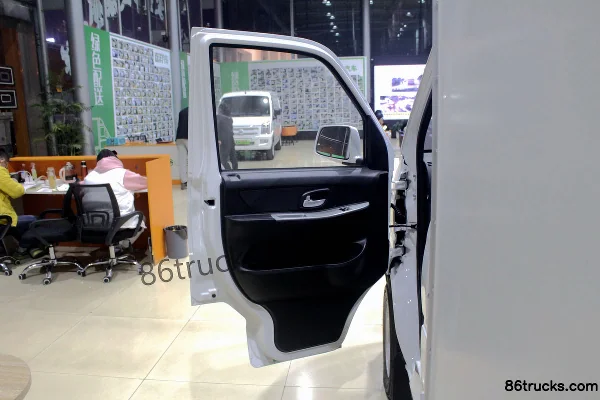 Ruichi EC31 2021 Standard Edition 2.6T 2.77m Single Row Electric Van Truck 38.7kWh 4X2(6 wheels) Interior (1) | 86Trucks