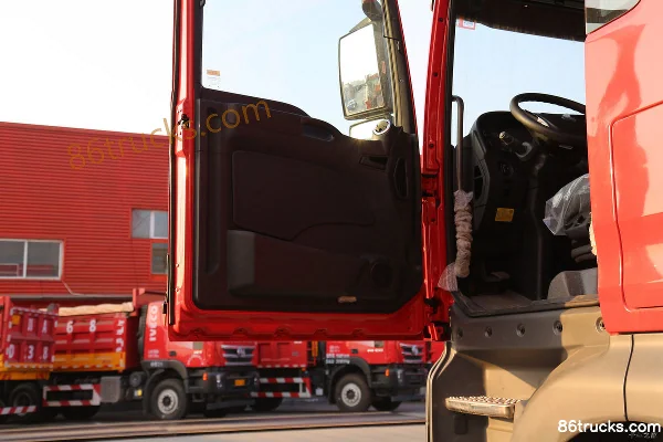 Sinotruk Sitrak C7H Heavy Truck 400 hp 6X4(10 wheels) Fire Truck Chassis (China VI) Cab (2) | 86Trucks