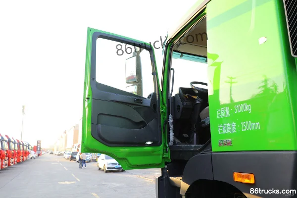 Foton Auman GTL Zhixiang Edition 460hp 8X4(12 wheels) 6.5m LNG Dump Truck (China VI) Cab (1) | 86Trucks