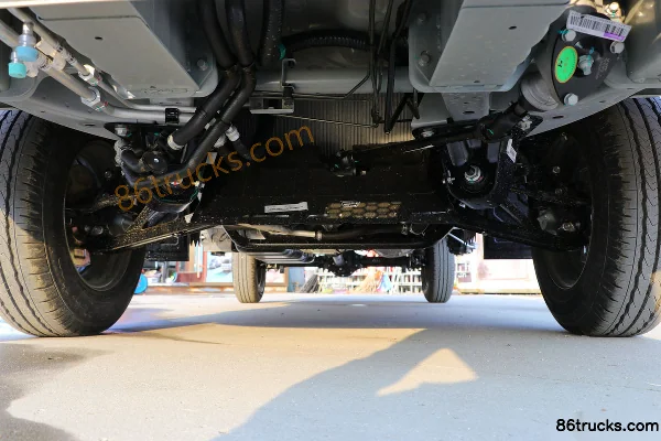 Foton Xiangling M1 1.5L 112hp 4X2(6 wheels) Gasoline 2.3m Double Row Flatbed Mini Truck (Single Rear Tire) Chassis (1) | 86Trucks