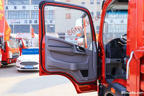 Sinotruk HOWO Tongshuai 2021 Model 130hp 4X2(6 wheels) 4.15m Single-Row Stake Truck (China VI) Cab (1) | 86Trucks