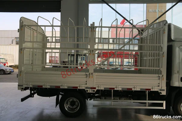 Hyundai Commercial Vehicle Shengtu H5 154hp 4X2(6 wheels) 5.6m half-cab stake-side truck (automatic) Body (1) | 86Trucks