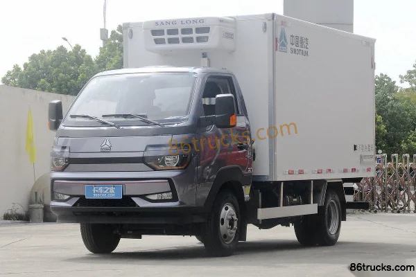 Sinotruk HOWO Zhixiang 130 hp 4X2(6 wheels) 3.8m Refrigerated Truck Exterior (3) | 86Trucks