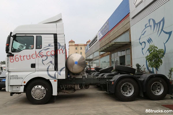 Sinotruk Sitrak G7 Heavy Truck 460 hp 6X4(10 wheels) LNG Dangerous Goods Tractor Truck (Ratio 3.36) Exterior (3) | 86Trucks