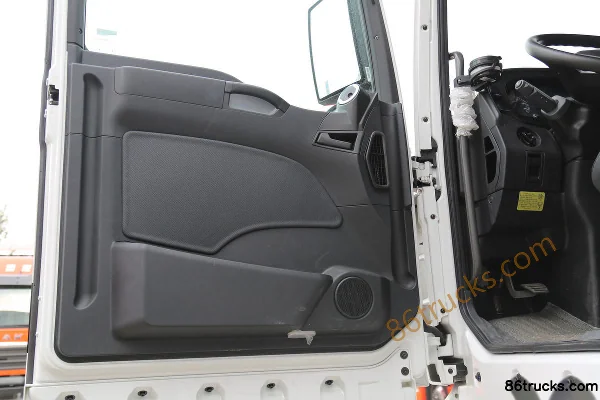 Sinotruk Sitrak G7 Heavy Truck 460 hp 6X4(10 wheels) LNG Dangerous Goods Tractor Truck (Ratio 3.36) Cab (2) | 86Trucks