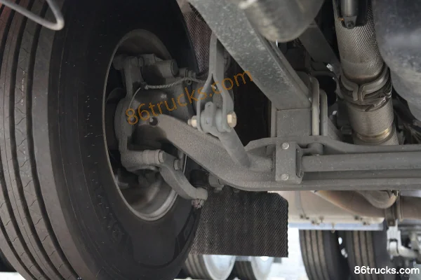 Sinotruk Sitrak G7 Heavy Truck 460 hp 6X4(10 wheels) LNG Dangerous Goods Tractor Truck (Ratio 3.36) Chassis (2) | 86Trucks