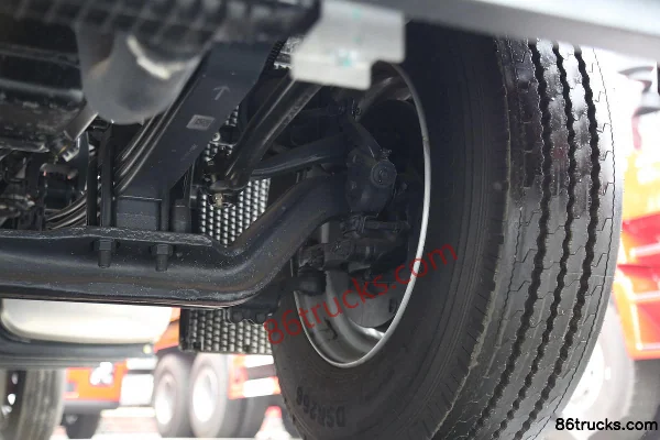 SAIC Hongyan Jiebao H6 Standard Load Edition 190hp 4X2(6 wheels) 6.8m Stake Truck Chassis (3) | 86Trucks