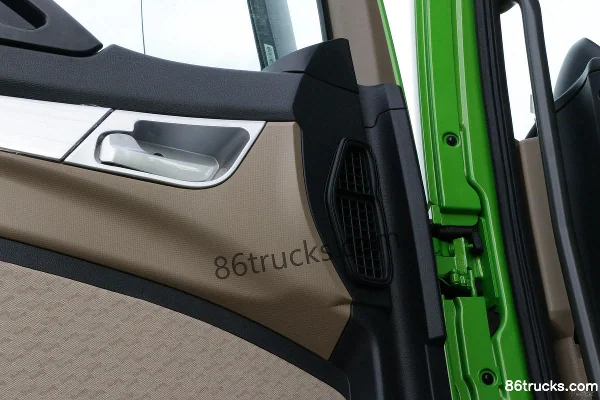 Sinotruk HOWO TX Basic Edition Flagship Edition 460hp 8X4(12 wheels) 5.8m Dump Garbage Truck (ZZ5317ZLJV256GF1) Cab (3) | 86Trucks