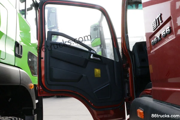 Sinotruk HOWO G5X 220 hp 4X2(6 wheels) 6.64m Refrigerated Truck (China VI)(8-speed) Cab (1) | 86Trucks
