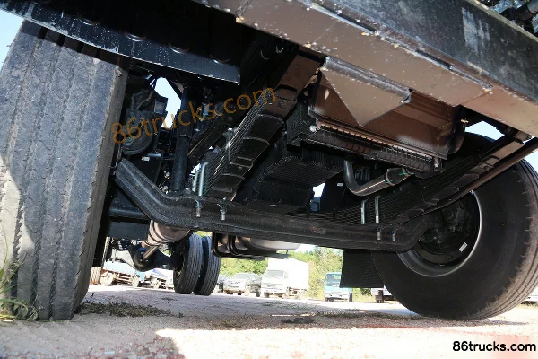 JAC Dewos Q9 220 hp 4X2(6 wheels) 6.8m semi-row van cargo truck (China VI) Chassis (1) | 86Trucks