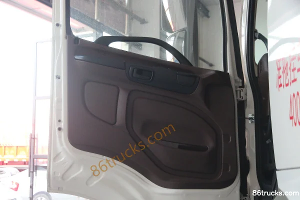 Guangqi HINO 700 Zhizhen Heavy Truck 450 hp 6X4(10 wheels) Dangerous Goods Tractor Truck (16-speed)(China VI) Cab (1) | 86Trucks