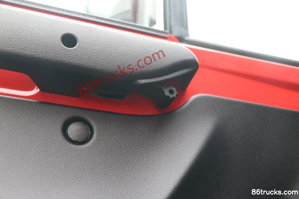 Mercedes-Benz Unimog 230hp 4X4(6 wheels) fire truck (U4023) Cab (2) | 86Trucks