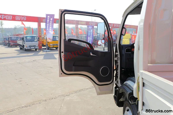 JAC Junling V5 132hp 4X2(6 wheels) 3.7m Single-row Flatbed Light Truck (China VI) Cab (1) | 86Trucks