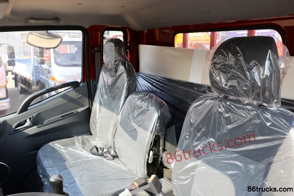 JAC Junling V6 130 hp 4X2(6 wheels) 3.89m Half Row Flatbed Light Truck(China VI) Cab (3) | 86Trucks