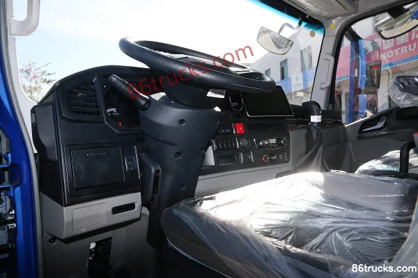 Sinotruk HOWO Tongshuai 120hp 4X2(6 wheels) 4.15m single-row van light truck (China VI) Cab (3) | 86Trucks