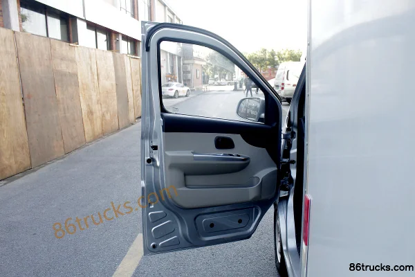 Ankai Xingka EV 2.35T 2.7m Single Row Pure Electric Insulated Truck (Red Star)(China VI) 33.79kWh 4X2(6 wheels) Interior (1) | 86Trucks