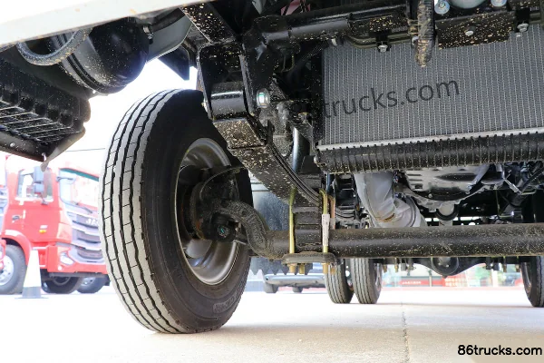 JAC Kangling J3 135hp 4X2(6 wheels) 3.37m Semi-row Flatbed Light Truck (China VI) Chassis (2) | 86Trucks