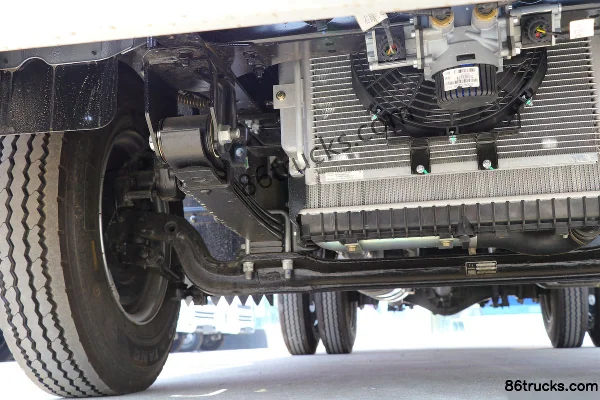 Yuejin Kuaiyun H300 150 ch 4X2(6 roues) 4,2 m AMT automatique cabine simple plateau camion léger (China VI) Châssis (2) | 86Trucks