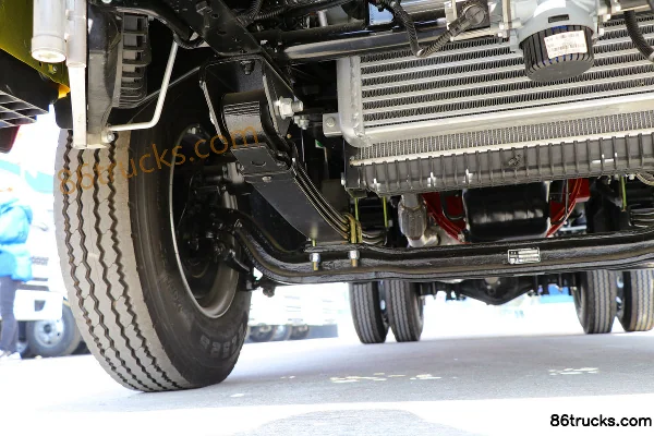 Yuejin Fuxing S100Plus 115 hp 4X2(6 wheels) 3.2m double-row flatbed light truck (China VI) Chassis (3) | 86Trucks