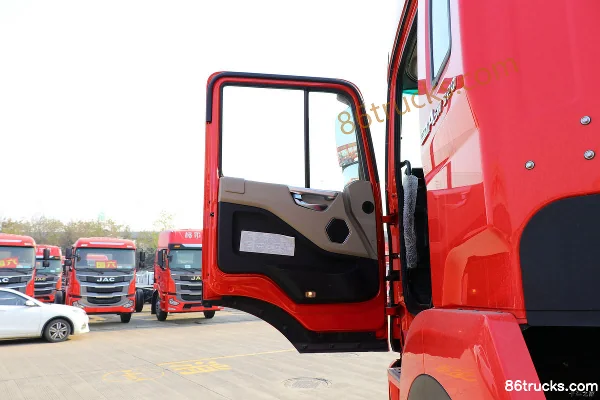 JAC Gallop A5W 320 ch 6X2(8 roues) camion porteur fourgon 7,8 m (China VI) Cabine (3) | 86Trucks