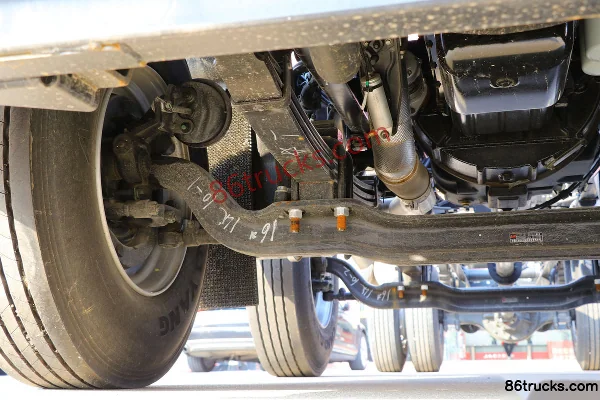 JAC Gallop A5W 320 ch 6X2(8 roues) camion porteur fourgon 7,8 m (China VI) Châssis (2) | 86Trucks