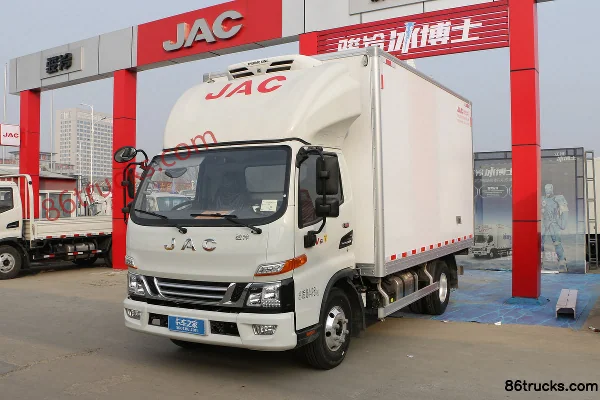 JAC Junling V6 Ice Doctor 159 ch 4X2(6 roues) camion frigorifique 4,015 m (rapport de pont 4,875) Extérieur (3) | 86Trucks