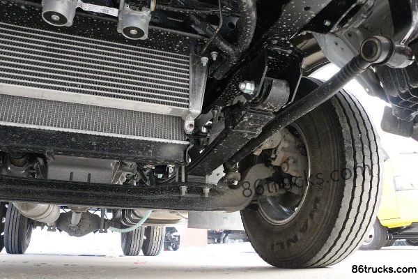 JAC Junling V6 Ice Doctor 159 ch 4X2(6 roues) camion frigorifique 4,015 m (rapport de pont 4,875) Châssis (3) | 86Trucks