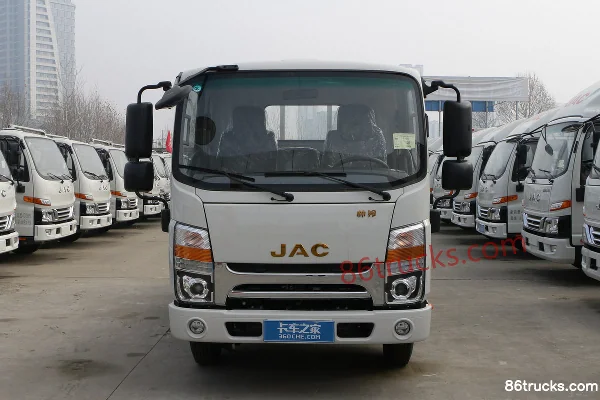 JAC Shuailing Q3 130 ch 4X2(6 roues) camion léger à ridelles avec cabine avancée 3,37 m (China VI) Extérieur (2) | 86Trucks