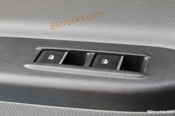JAC Shuailing Q7 Comfort 170hp 4X2(6 wheels) 4.845m semi-crew cab flatbed cargo truck (China VI) (3) | 86Trucks