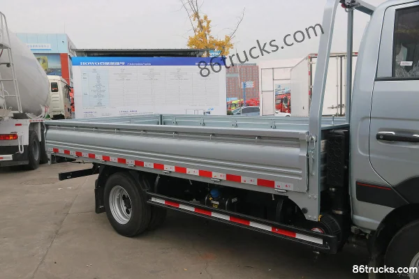 Sinotruk HOWO Xiaoshuai 120hp 4X2(6 wheels) 3.95m single-row flatbed light truck (hydraulic brake) Body (2) | 86Trucks