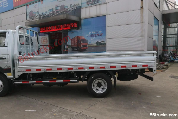 Sinotruk HOWO Xiaoshuai 120hp 4X2(6 wheels) 3.95m single-row flatbed light truck (hydraulic brake) Body (1) | 86Trucks