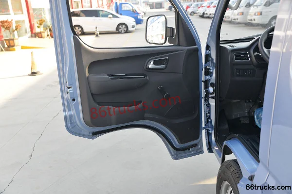 Foton Xiangling M1 Comfort 1.2L 91 hp 4X2(6 wheels) Gasoline 2.55m Double Row Fence Panel Micro Truck (Single Rear Tire) Cab (2) | 86Trucks