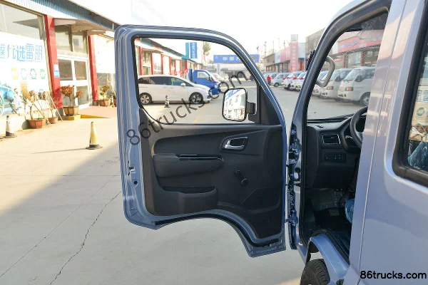 Foton Xiangling M1 Comfort 1.2L 91 hp 4X2(6 wheels) Gasoline 2.55m Double Row Fence Panel Micro Truck (Single Rear Tire) Cab (1) | 86Trucks