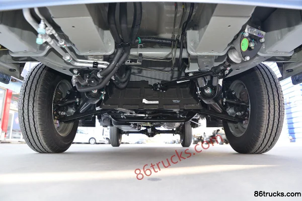 Foton Xiangling M1 Comfort 1.2L 91 hp 4X2(6 wheels) Gasoline 2.55m Double Row Fence Panel Micro Truck (Single Rear Tire) Chassis (1) | 86Tru