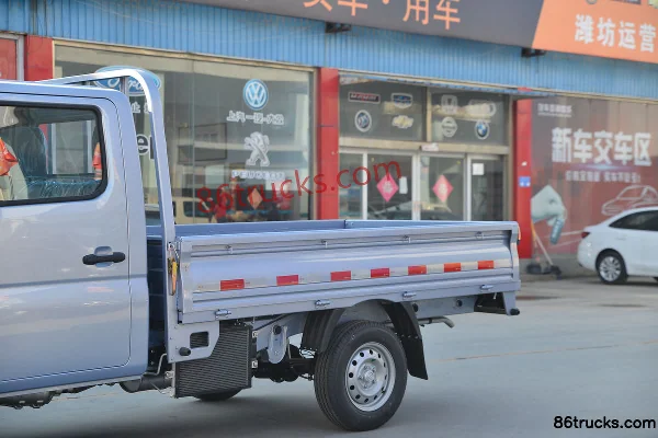 Foton Xiangling M1 Comfort 1.2L 91 hp 4X2(6 wheels) Gasoline 2.55m Double Row Fence Panel Micro Truck (Single Rear Tire) Body (1) | 86Trucks