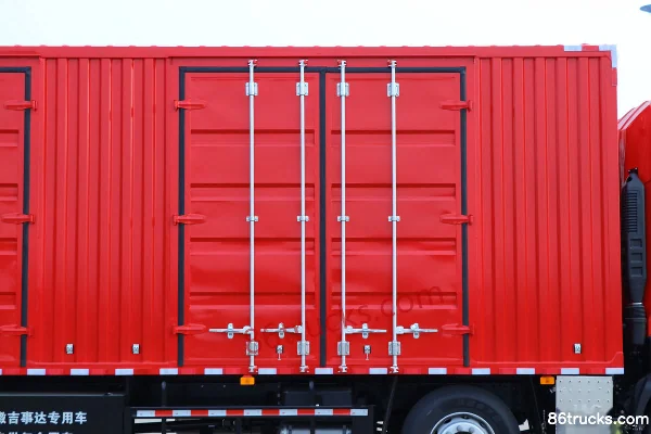 JAC Gallop A5W III Medium Truck 320hp 6X2(8 wheels) 7.8m van cargo truck Body (3) | 86Trucks