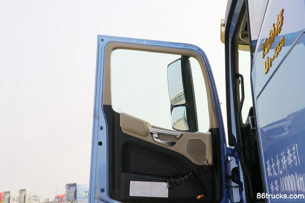 JAC Beyond Q7 heavy truck 560 hp 6X4(10 wheels) tractor truck Cab (2) | 86Trucks