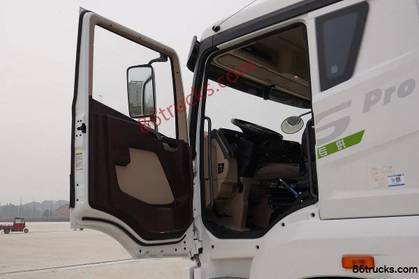 FAW Jiefang Qingdao JH6 Heavy Truck Pro 350 hp 8X4(12 wheels) 7.76 m³ Concrete Mixer Truck (Zoomlion Brand) Cab (1) | 86Trucks