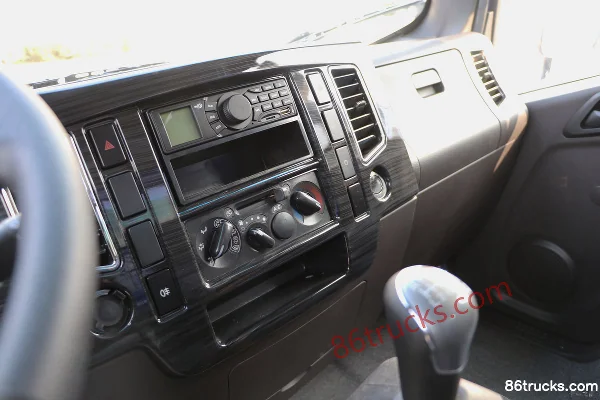 Ouling Xiaojingang 115hp 4X2(6 wheels) 3.2m Dump Truck (China VI) Cab (3) | 86Trucks