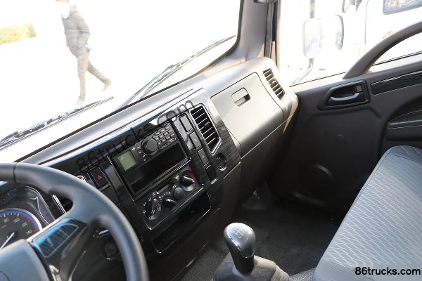 Ouling Xiaojingang 115hp 4X2(6 wheels) 3.2m Dump Truck (China VI) Cab (2) | 86Trucks