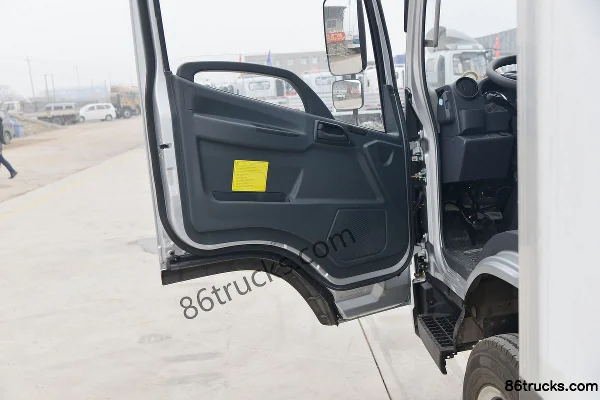 FAW Jiefang Hu VN 130 hp 4X2(6 wheels) 4.05m refrigerated truck (Weichai) Cab (2) | 86Trucks
