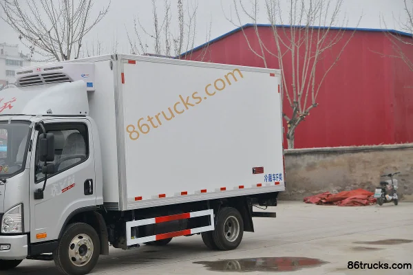 FAW Jiefang Hu VN 130 hp 4X2(6 wheels) 4.05m refrigerated truck (Weichai) Body (1) | 86Trucks
