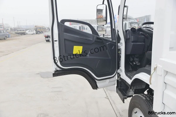 FAW Jiefang Hu VN 130hp 4X2(6 wheels) 4.2m single-row flatbed light truck Cab (2) | 86Trucks