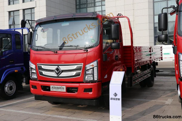 Ouling M7 200hp 4X2(6 wheels) 5.33m double-row flatbed cargo truck (China VI) Exterior (3) | 86Trucks