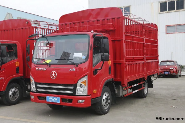 Dayun New Aopuli 127hp 4X2(6 wheels) 4.12m Single Row Stake Truck Light Truck Exterior (3) | 86Trucks