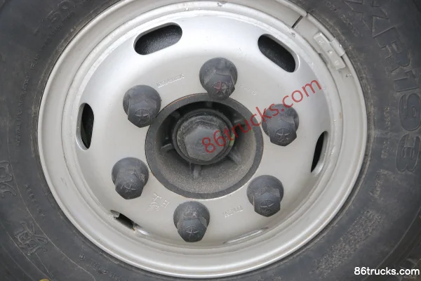 Dayun New Aopuli 127hp 4X2(6 wheels) 4.12m Single Row Stake Truck Light Truck Chassis (3) | 86Trucks