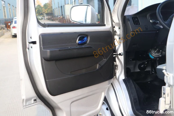 FARIZON Fengrui F3E 3.5T 3.7m single-row pure electric flatbed micro truck 61.824kWh 4X2(6 roues) Intérieur (3) | 86Trucks